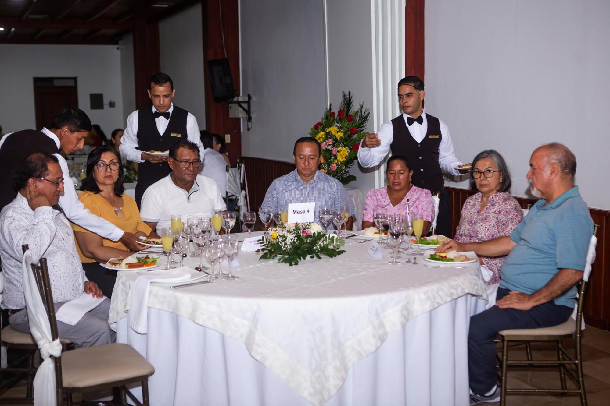 Gran Hotel De Lago - Lago Agrio Nueva Loja Ngoại thất bức ảnh