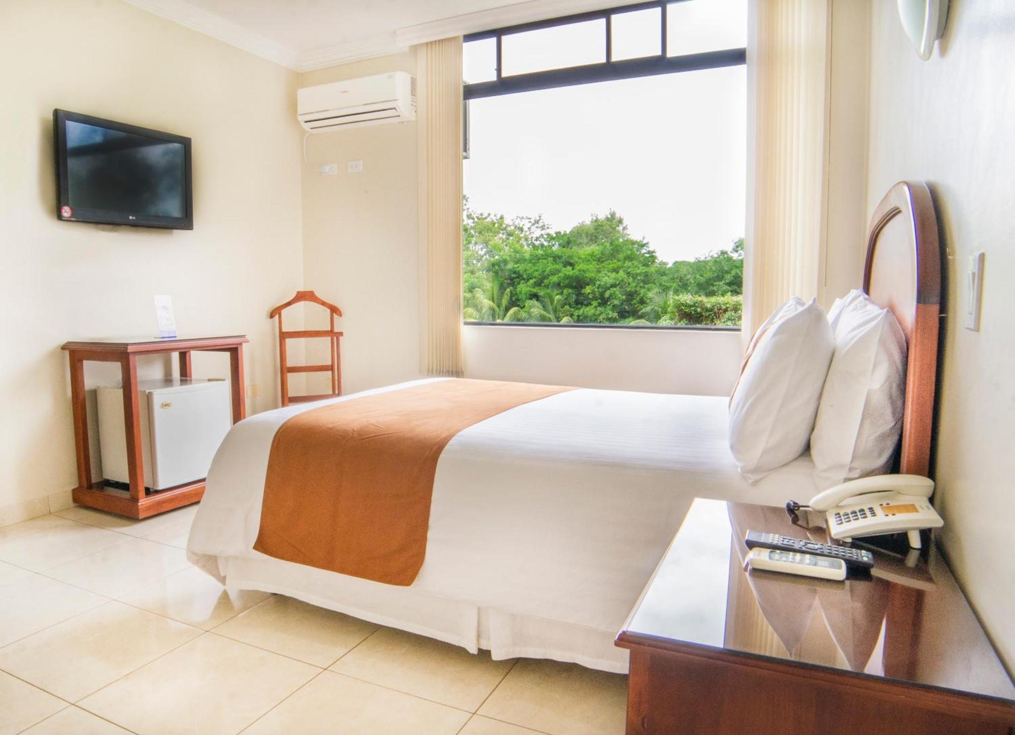 Gran Hotel De Lago - Lago Agrio Nueva Loja Ngoại thất bức ảnh