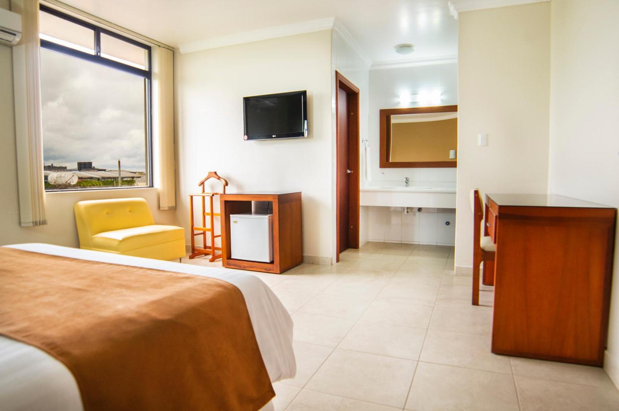 Gran Hotel De Lago - Lago Agrio Nueva Loja Ngoại thất bức ảnh