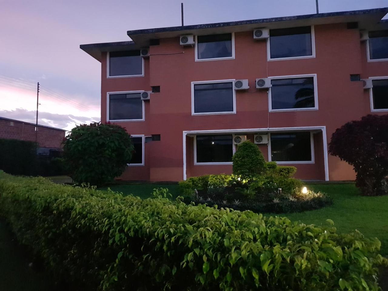 Gran Hotel De Lago - Lago Agrio Nueva Loja Ngoại thất bức ảnh