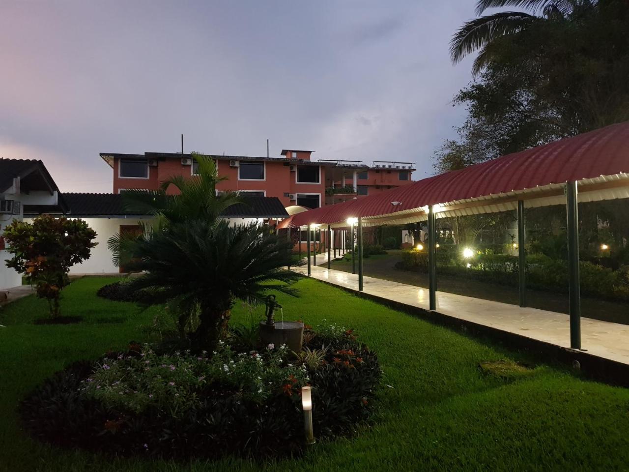 Gran Hotel De Lago - Lago Agrio Nueva Loja Ngoại thất bức ảnh
