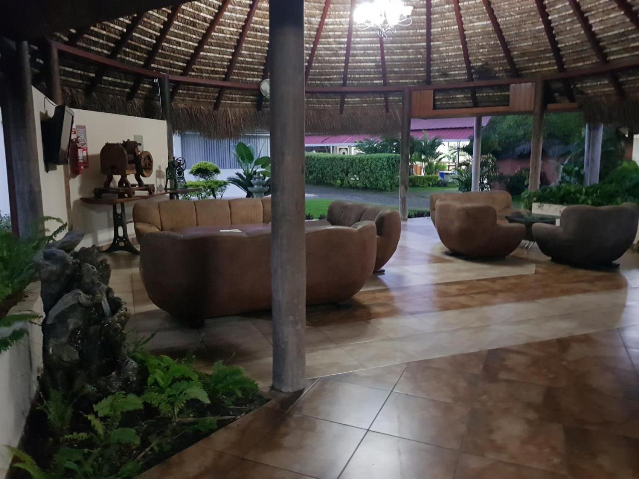 Gran Hotel De Lago - Lago Agrio Nueva Loja Ngoại thất bức ảnh