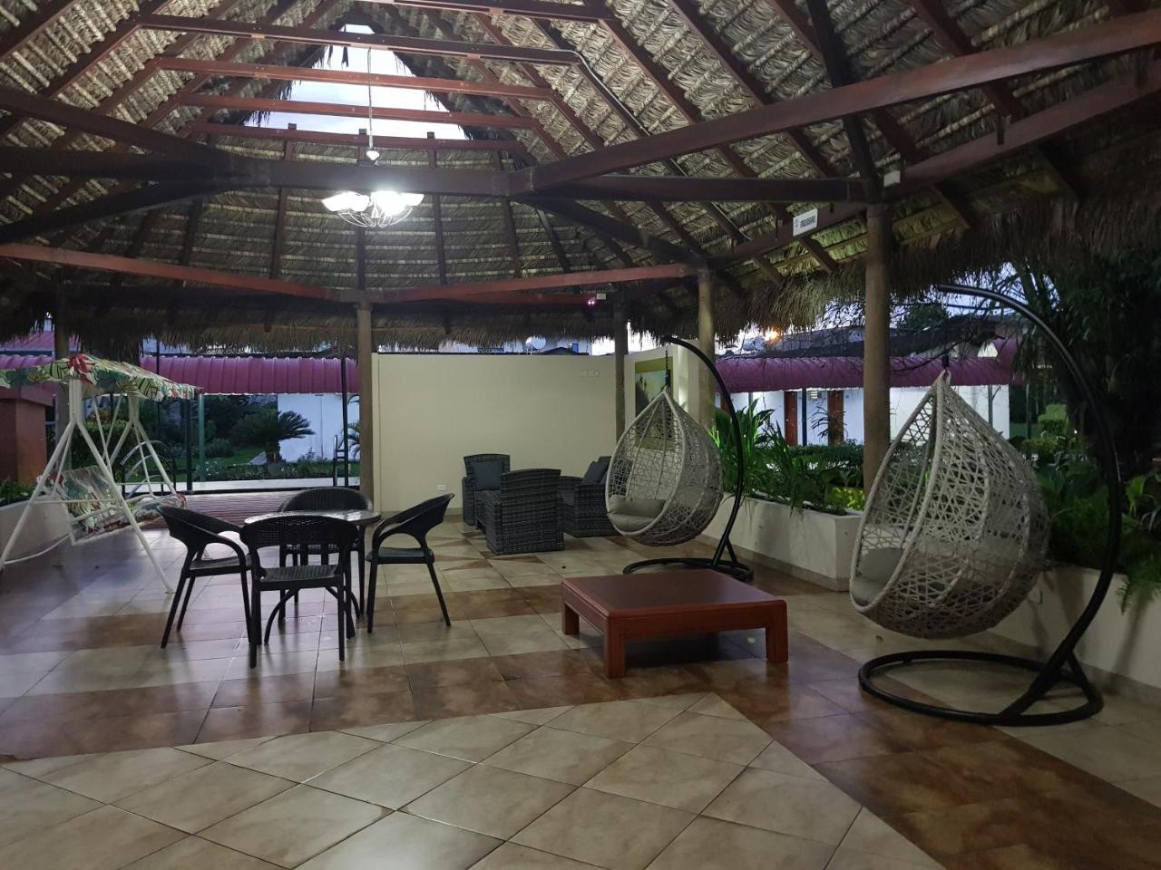 Gran Hotel De Lago - Lago Agrio Nueva Loja Ngoại thất bức ảnh