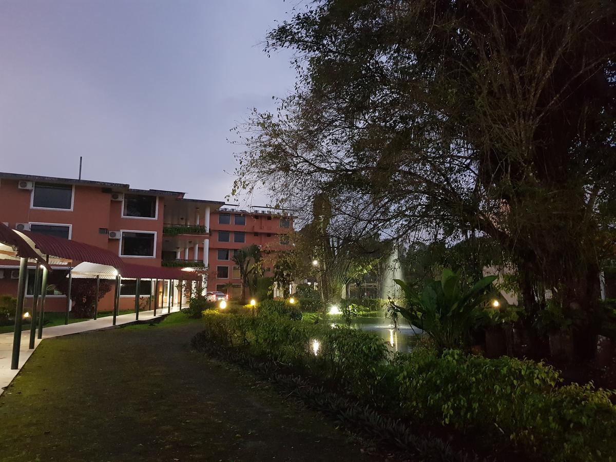 Gran Hotel De Lago - Lago Agrio Nueva Loja Ngoại thất bức ảnh