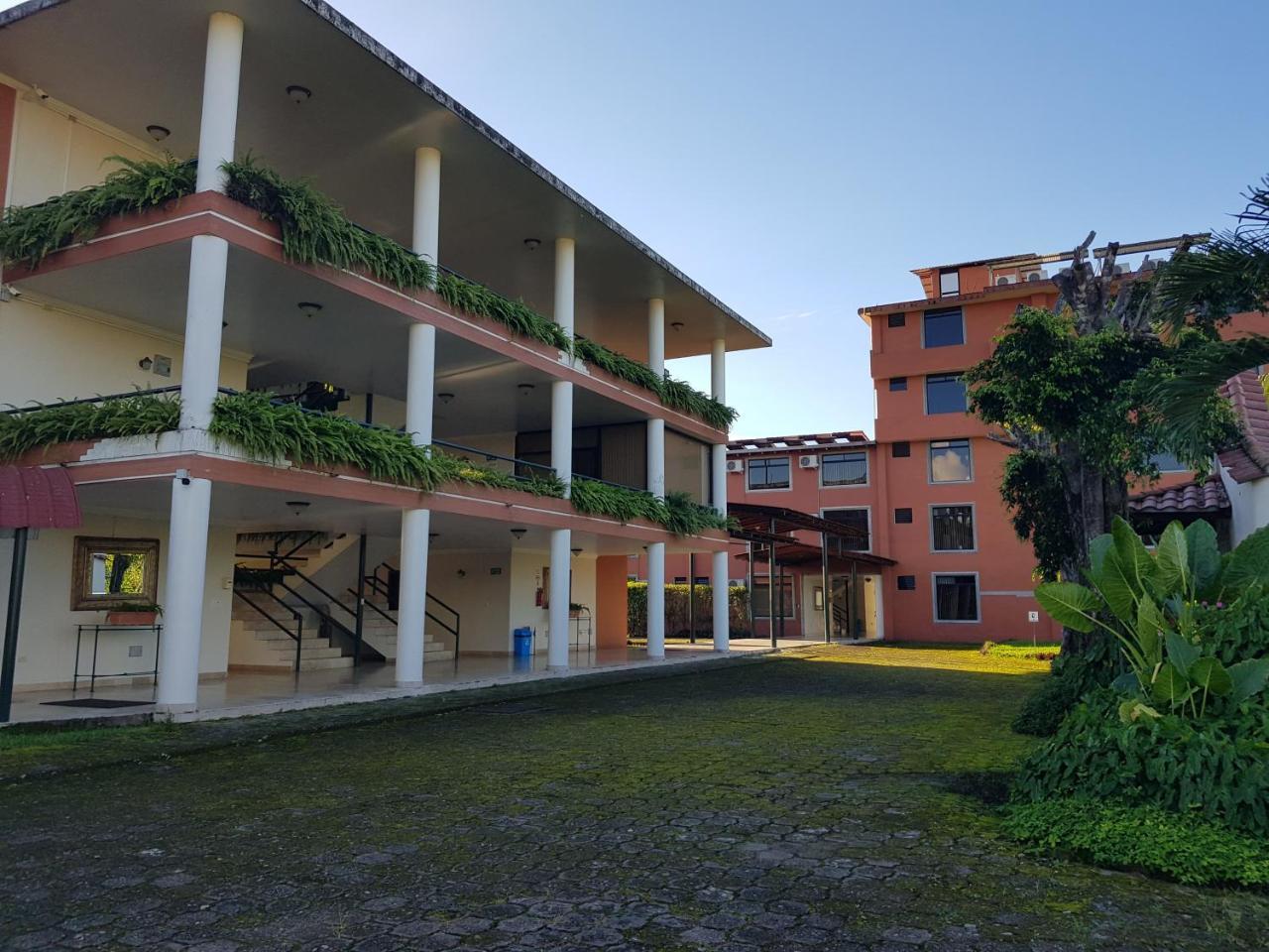 Gran Hotel De Lago - Lago Agrio Nueva Loja Ngoại thất bức ảnh
