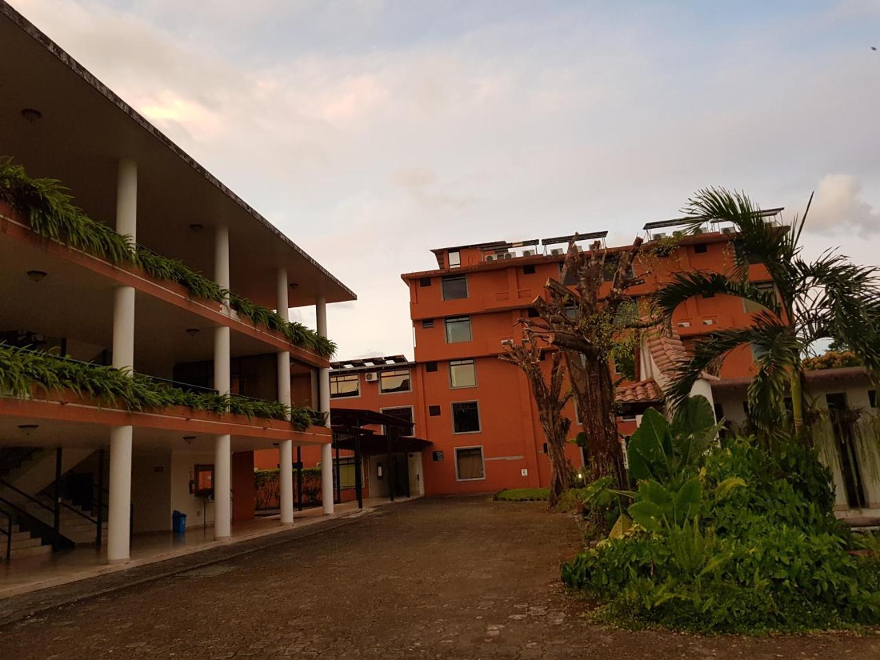 Gran Hotel De Lago - Lago Agrio Nueva Loja Ngoại thất bức ảnh